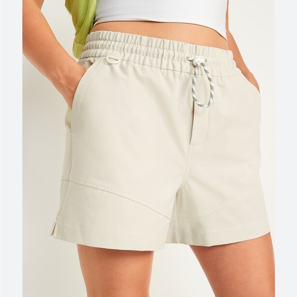Old Navy Light Cream Athletic Drawcord Shorts